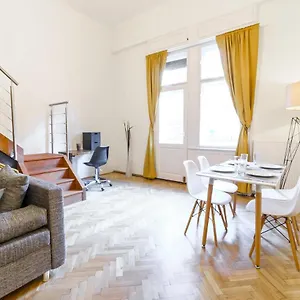 https://central-loft-style-flat-next-to-danube.inbudapesthotels.com